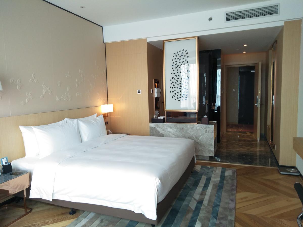 Brandi Hotel Foshan Exteriör bild