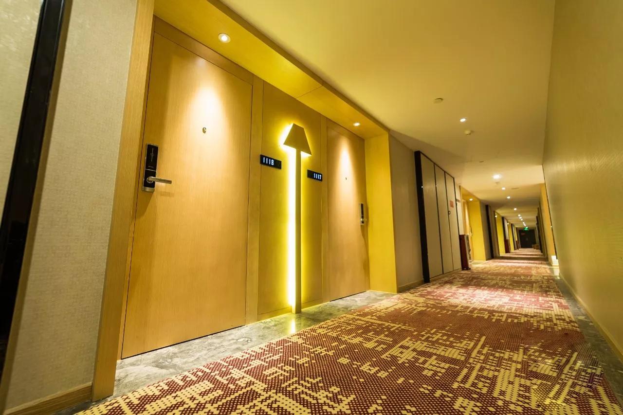 Brandi Hotel Foshan Exteriör bild