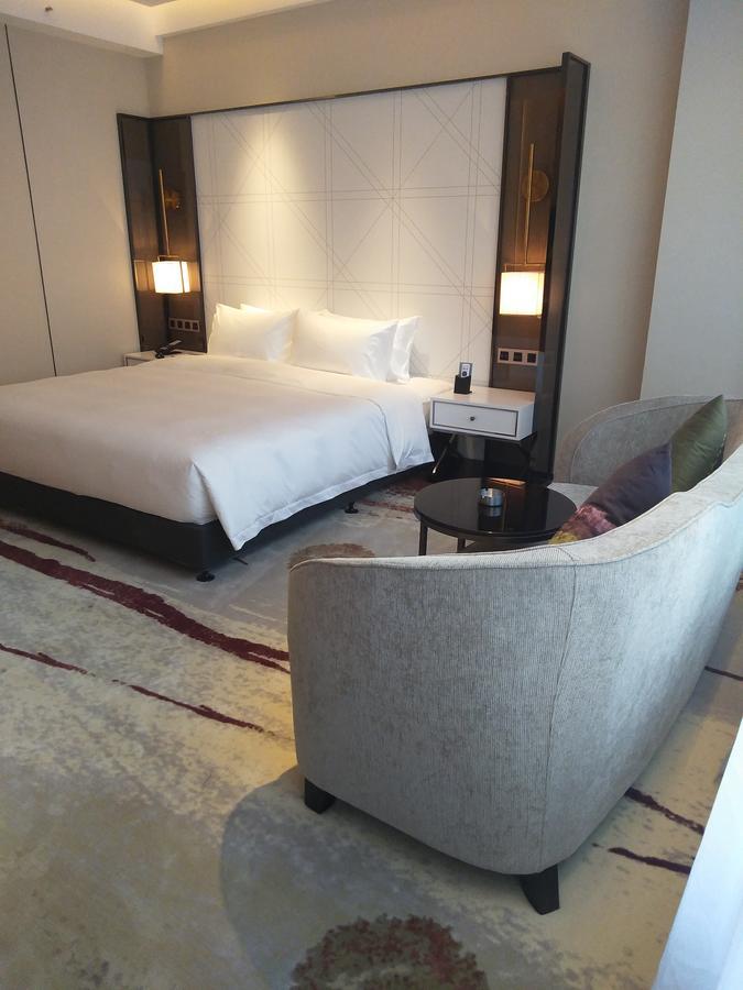 Brandi Hotel Foshan Exteriör bild